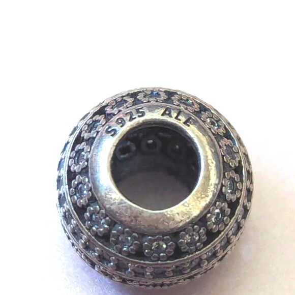 Pandora Glittering Shapes Charm with Clear Zirconia - Picture 7 of 8